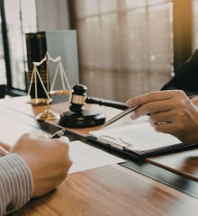 How to choose the best bankruptcy lawyer near you in 2026?