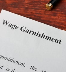 Image Who Can Garnish Wages Without Notice?